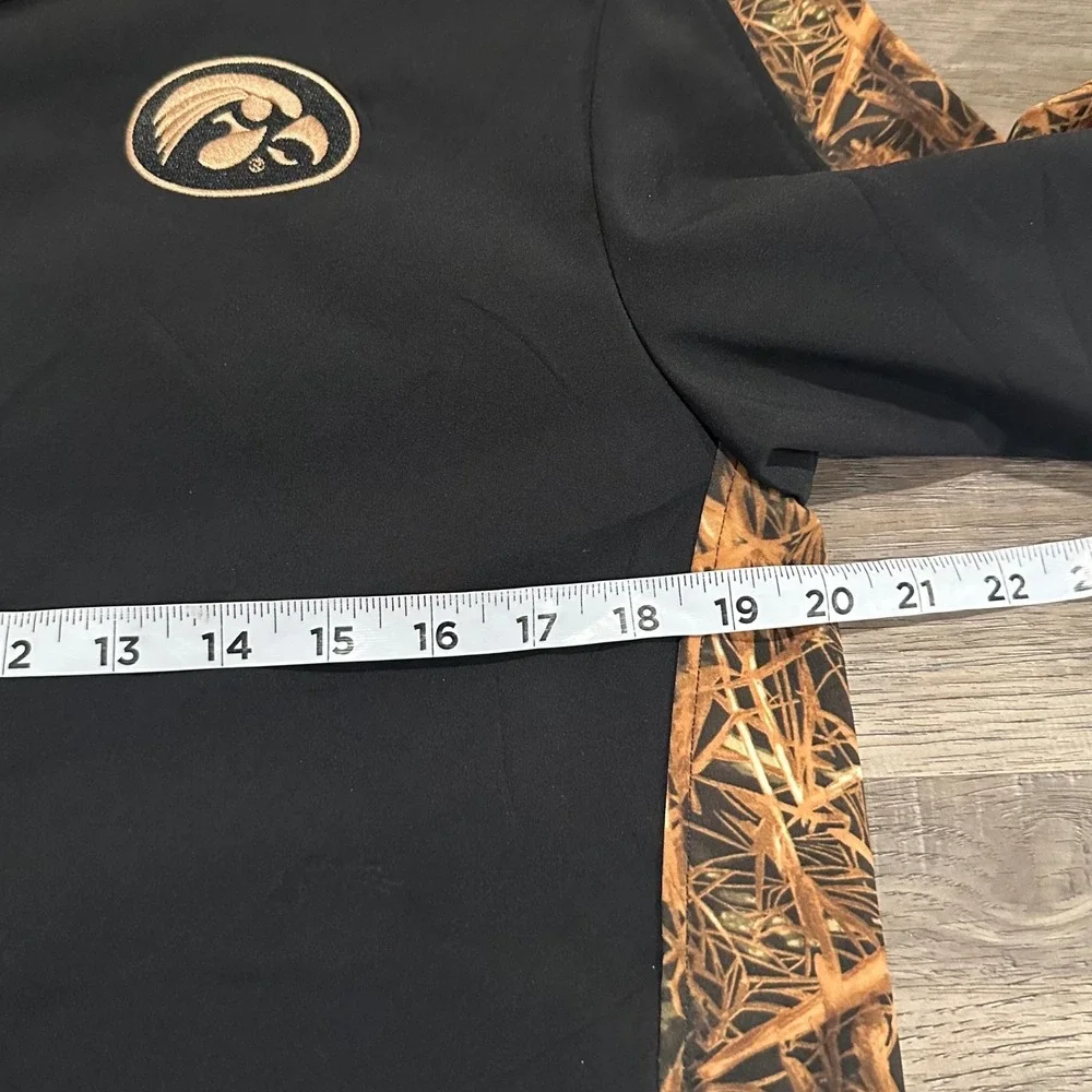 NWT Authentic Iowa Hawkeyes Track Jacket Mens Medium Black Camo Full Zip